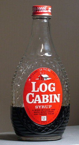 It has the date 1776 designed on the glass as well as a horn of plenty . BICENTENNIAL LOG CABIN SYRUP BOTTLE | Flickr - Photo Sharing!