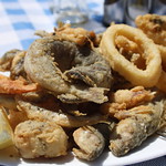 escenas malague&ntilde;as - pesca&iacute;to frito en la malagueta