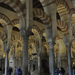 arcos en el interior de la mezquita de cordoba