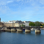 2022.07.14.011 PARIS - La Seine, le pont des Arts et l'Institut de France