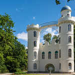Berlin, Pfaueninsel: Nach siebenj&auml;hriger Innen- und Au&szlig;enrestaurierung strahlt das Pfaueninsel-Schloss in neuem Glanz - Berlin, Peacock Island: After seven years of interior and exterior restoration, Peacock Island Palace shines in new splendor