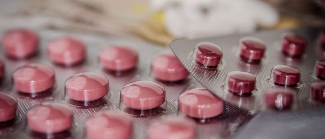 Ada 2 jenis virus herpes simpleks, yaitu herpes simpleks tipe satu dan dua. Perbedaan Herpes Zooster Dan Herpes Simplex