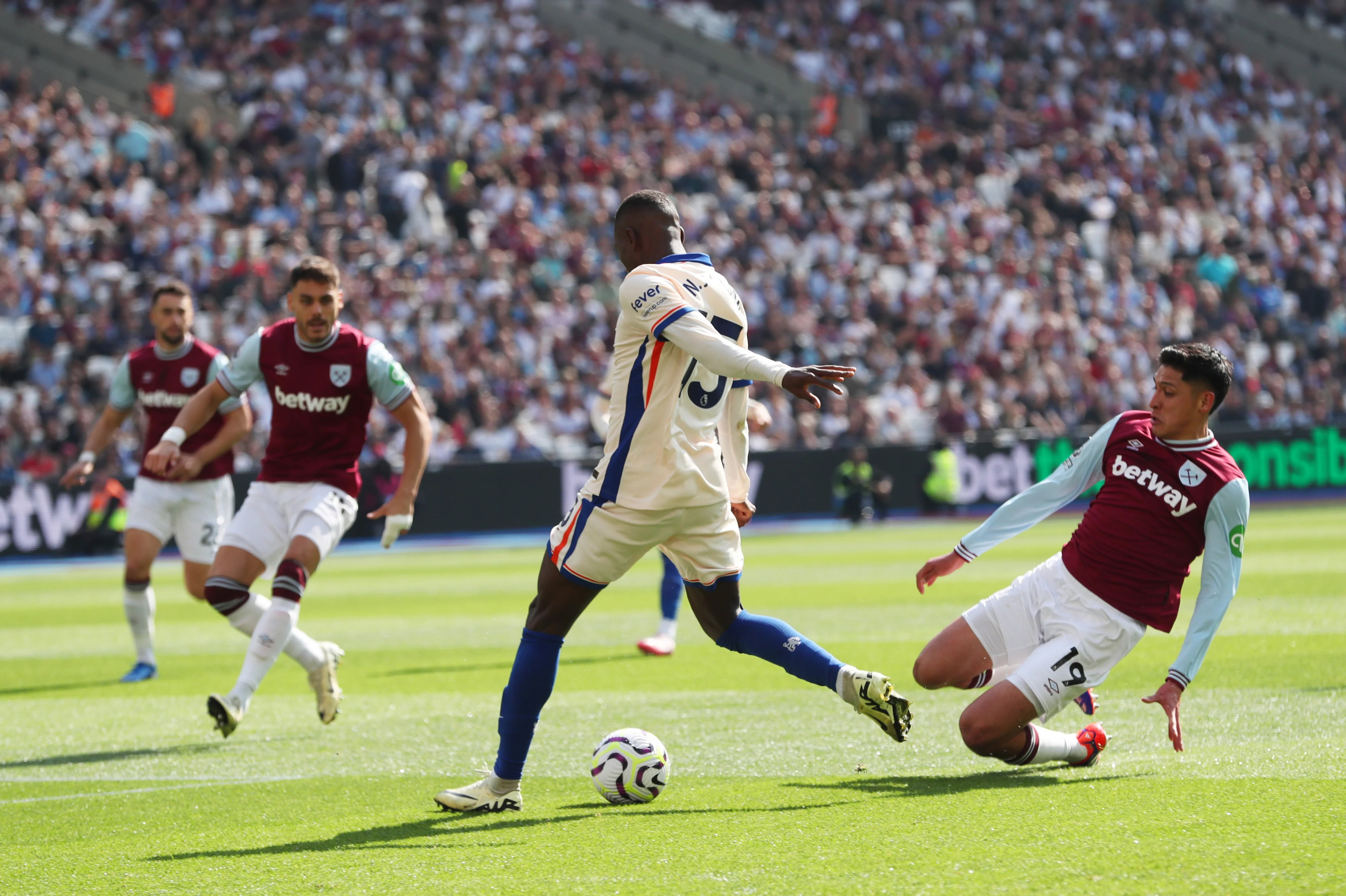Live Updates: West Ham versus Chelsea in the Premier League – Get the latest scores and goals