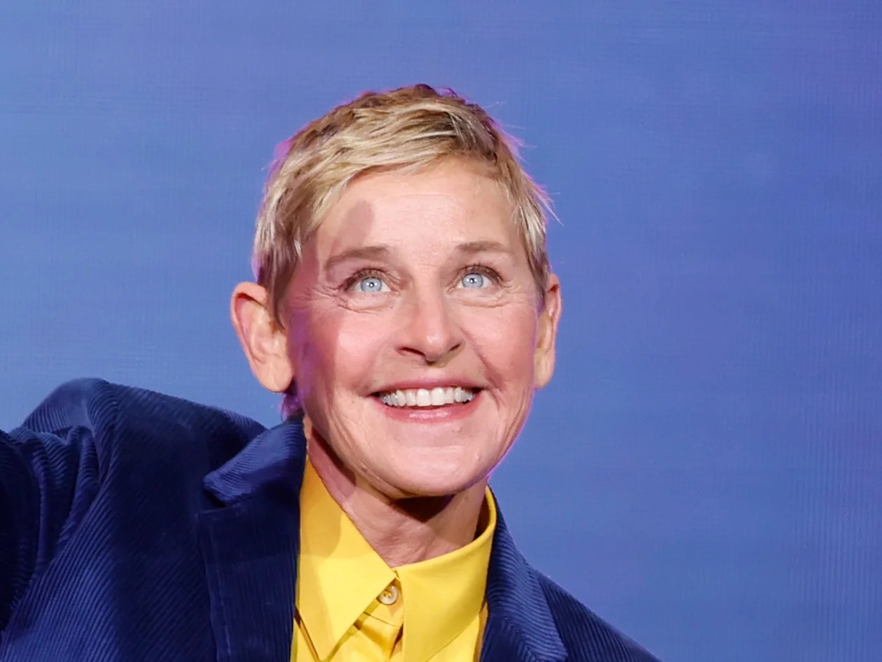 Ellen DeGeneres debuts gray hair transformation as she returns to California
