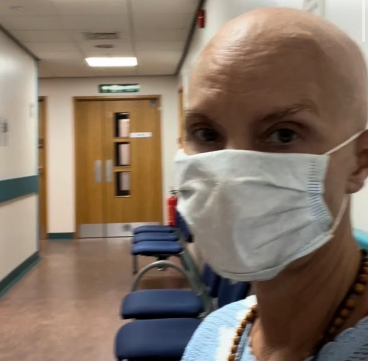 Former Coronation Street star Tracy Shaw in tears as she shares cancer update
