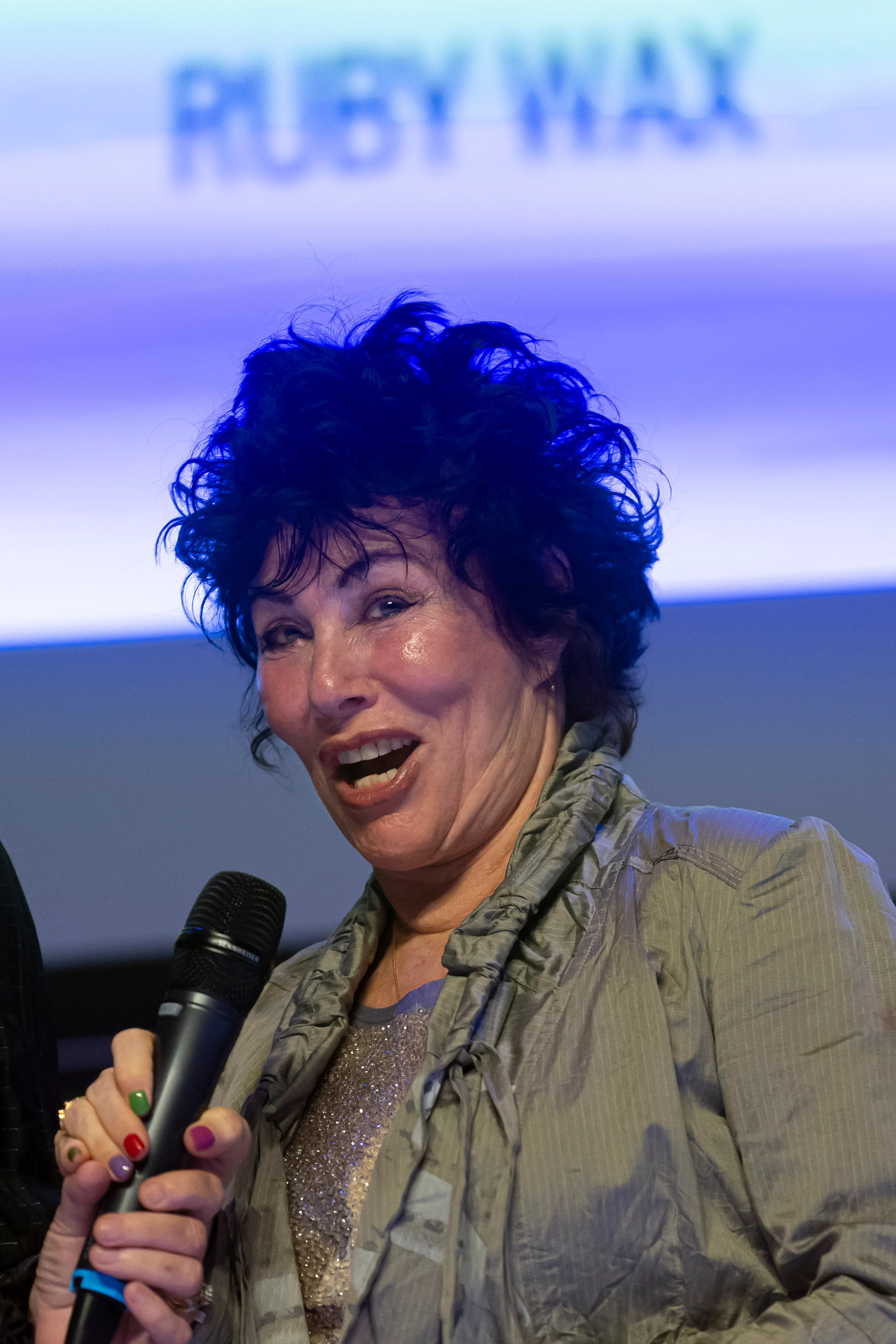Ruby Wax ‘incredibly sorry’ as she cancels UK live shows