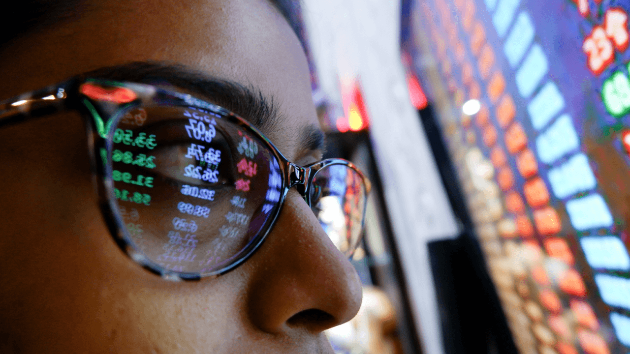 Le bitcoin tombe en dessous de 83 000 $ alors que le marché de la cryptographie perd 1 milliard de dollars de liquidations