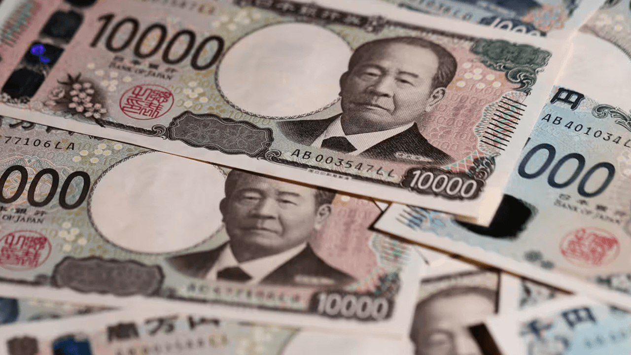 The World’s Most Dangerous Bond? Analyst Sounds the Alarm on Japan’s 40-Year JGB Market