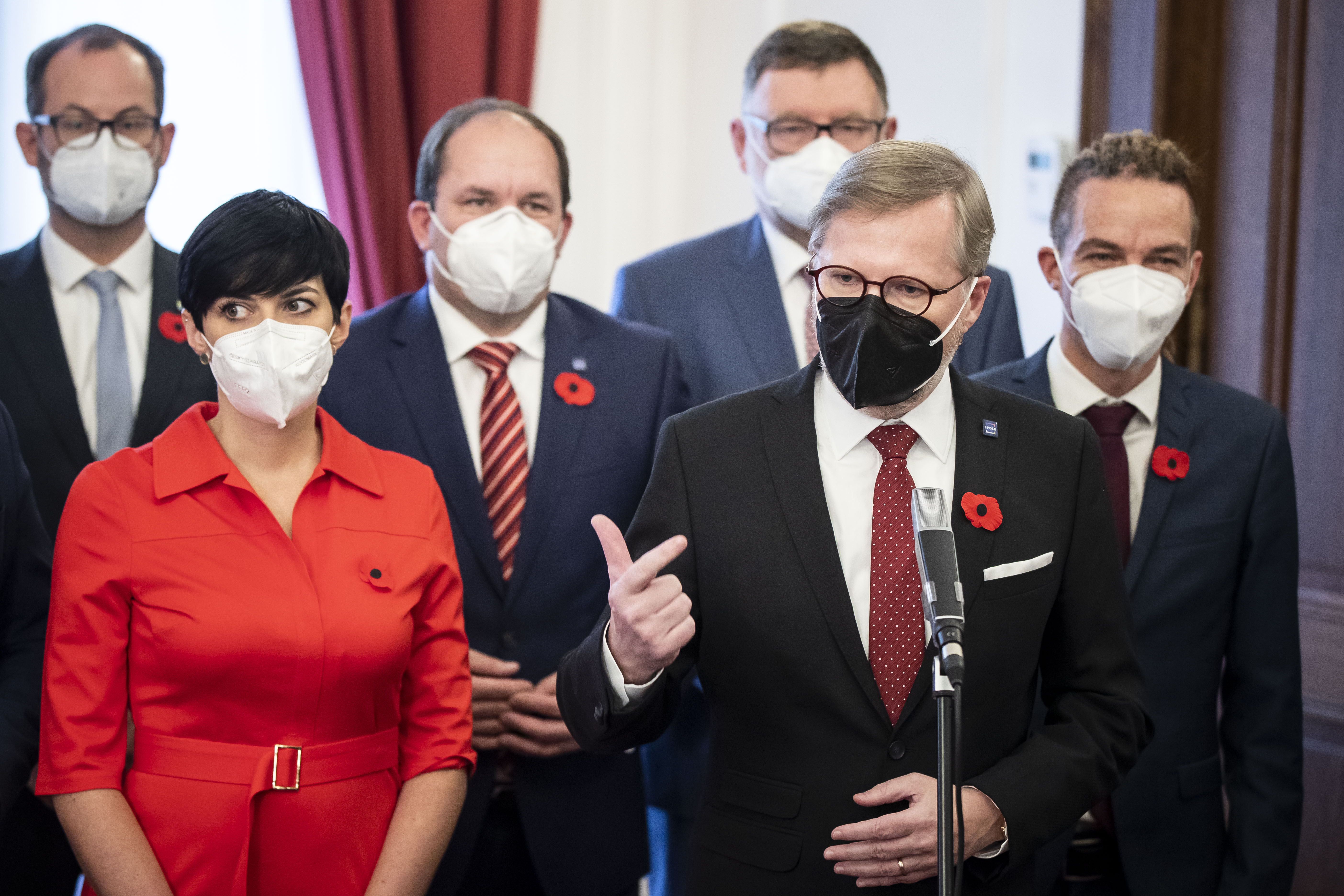 Prehledne Jak Chce Fialova Vlada Zmenit Prumysl Skolstvi I Dalsi Oblasti