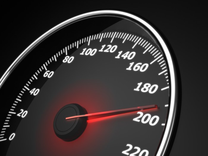 7 points to remember while driving at high speed - PakWheels Blog 7 points to remember while driving at high speed - PakWheels Blog