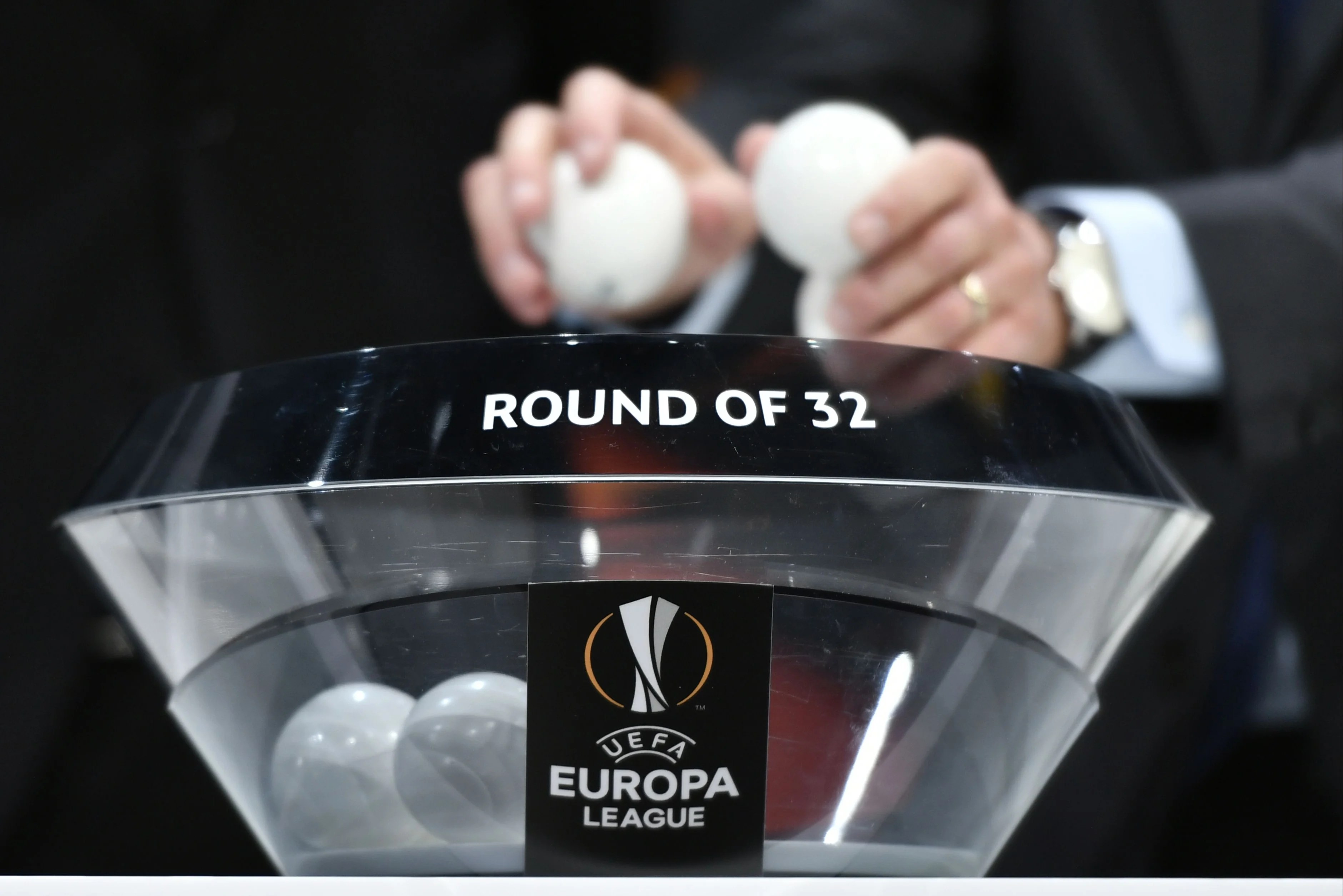 Europa League Draw - Europa League Draw Live Arsenal Tottenham And Manchester United Learn Knockout Stage Opponents Evening Standard