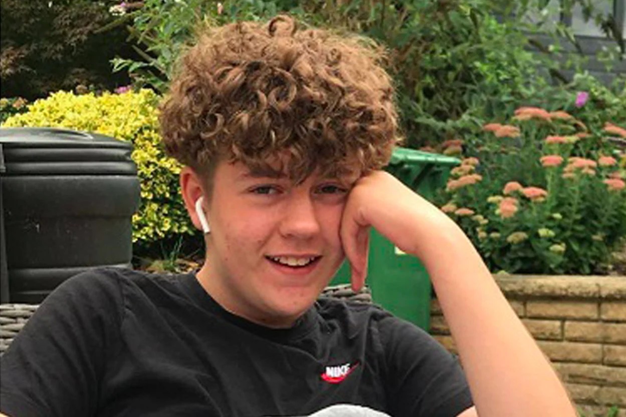 Chilling footage showed unwitting olly stephens walking to his death. Three teenagers charged with murdering 13-year-old Olly