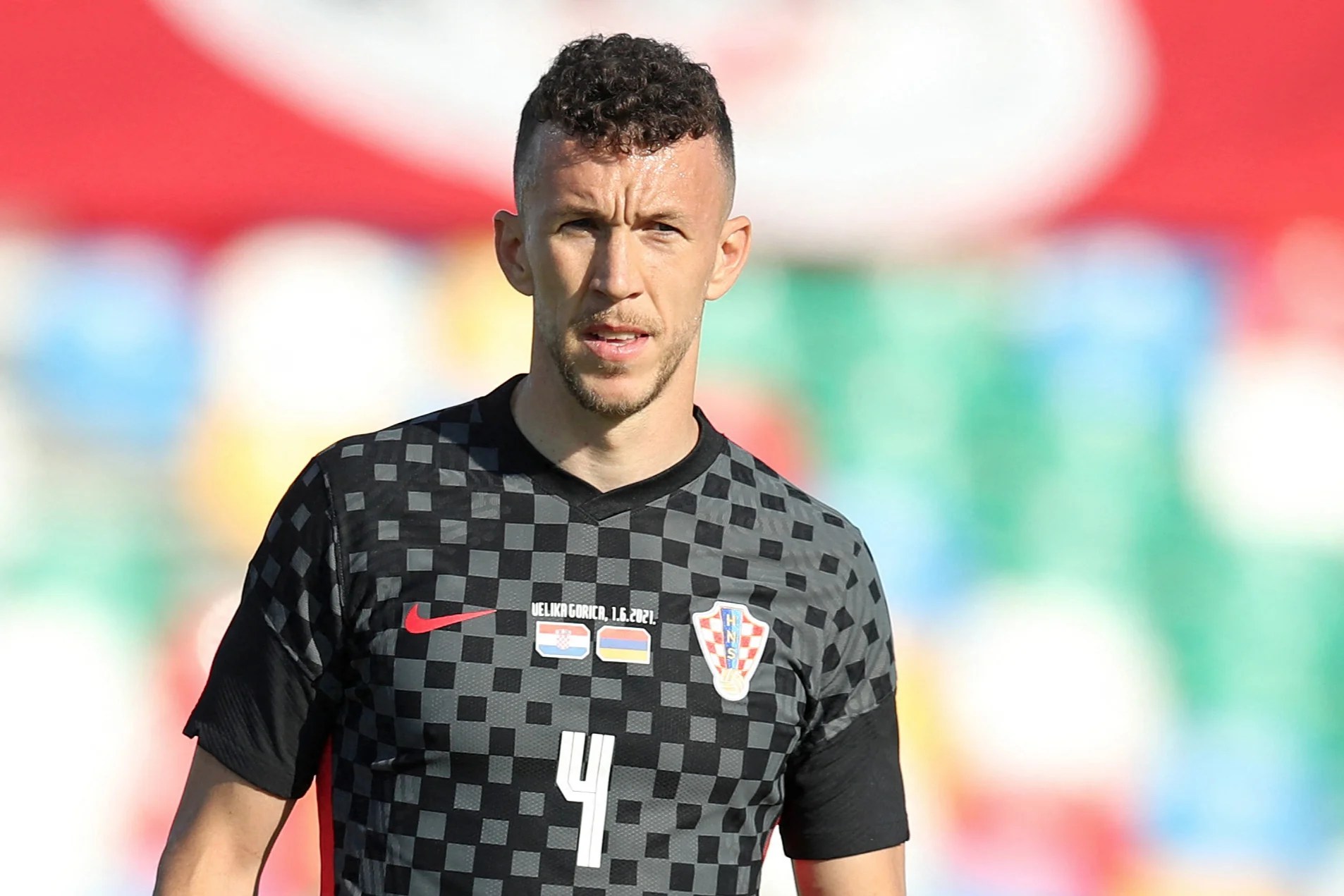 Ora con inzaghi sta confermando questo status, dimostrandosi uno dei migliori giocatori dell'organico.resta però in ballo, come scrive il corriere dello sport, la questione futuro: Ivan Perisic Croatia Star Tests Positive For Covid 19 Before Spain Last 16 Clash At Euro 2021 Evening Standard