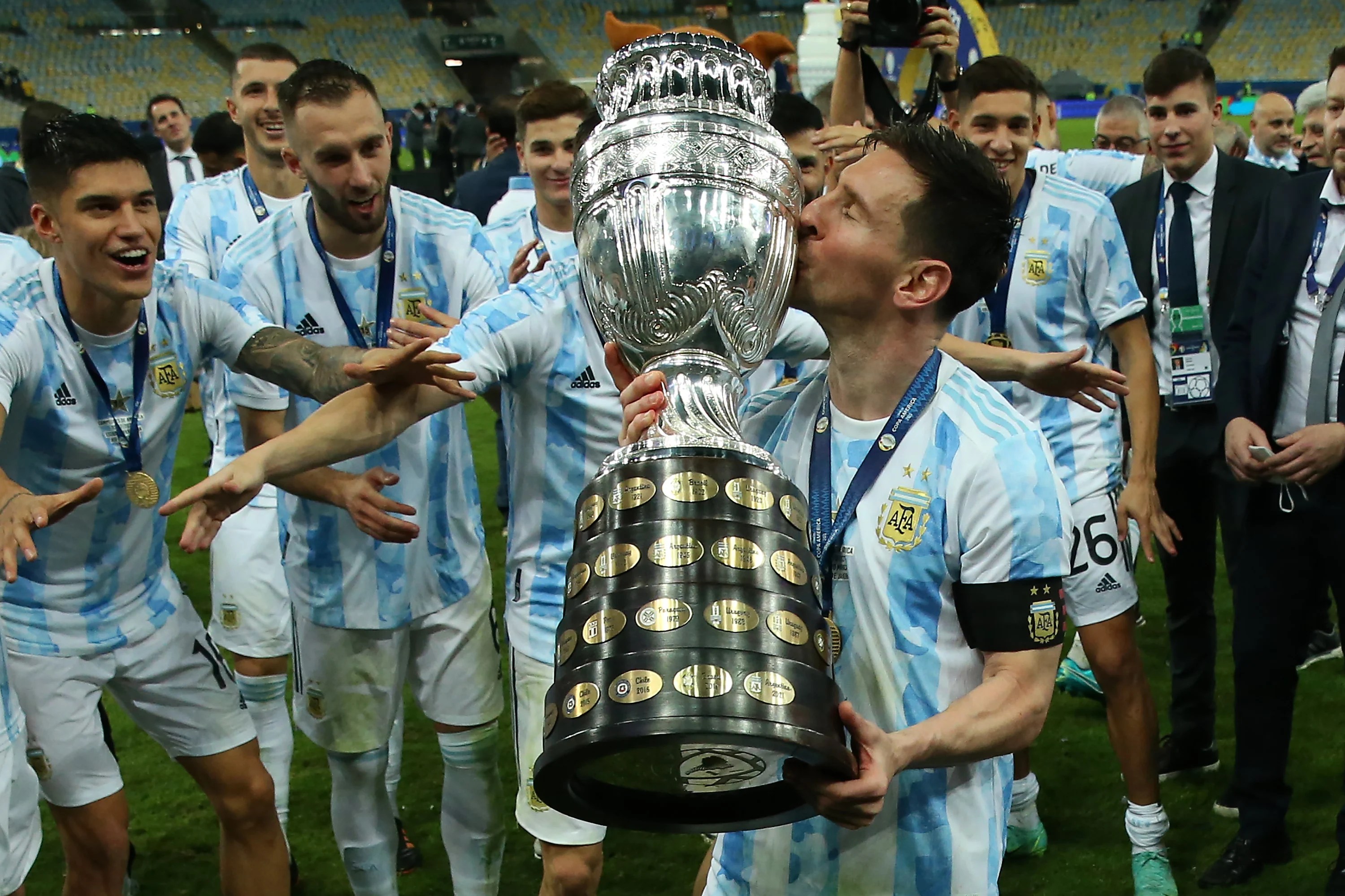 Rivincita, a poche settimane di distanza. Lionel Messi Ends Wait For International Trophy As Argentina Beat Brazil To Win The Copa America Evening Standard