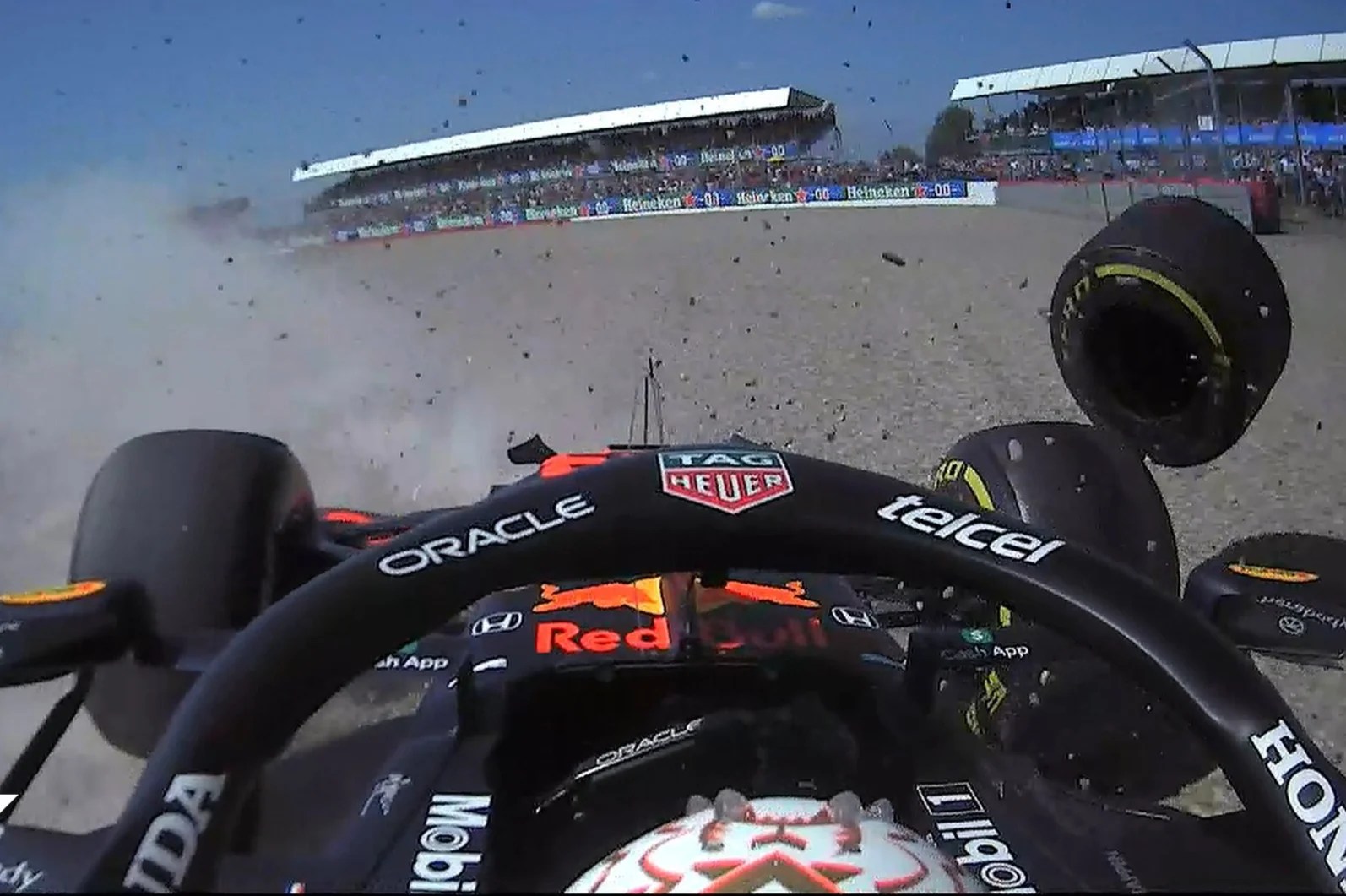 Max Verstappen Crash . Lewis Hamilton And Max Verstappen Involved In Huge Crash At British Grand Prix Evening Standard
