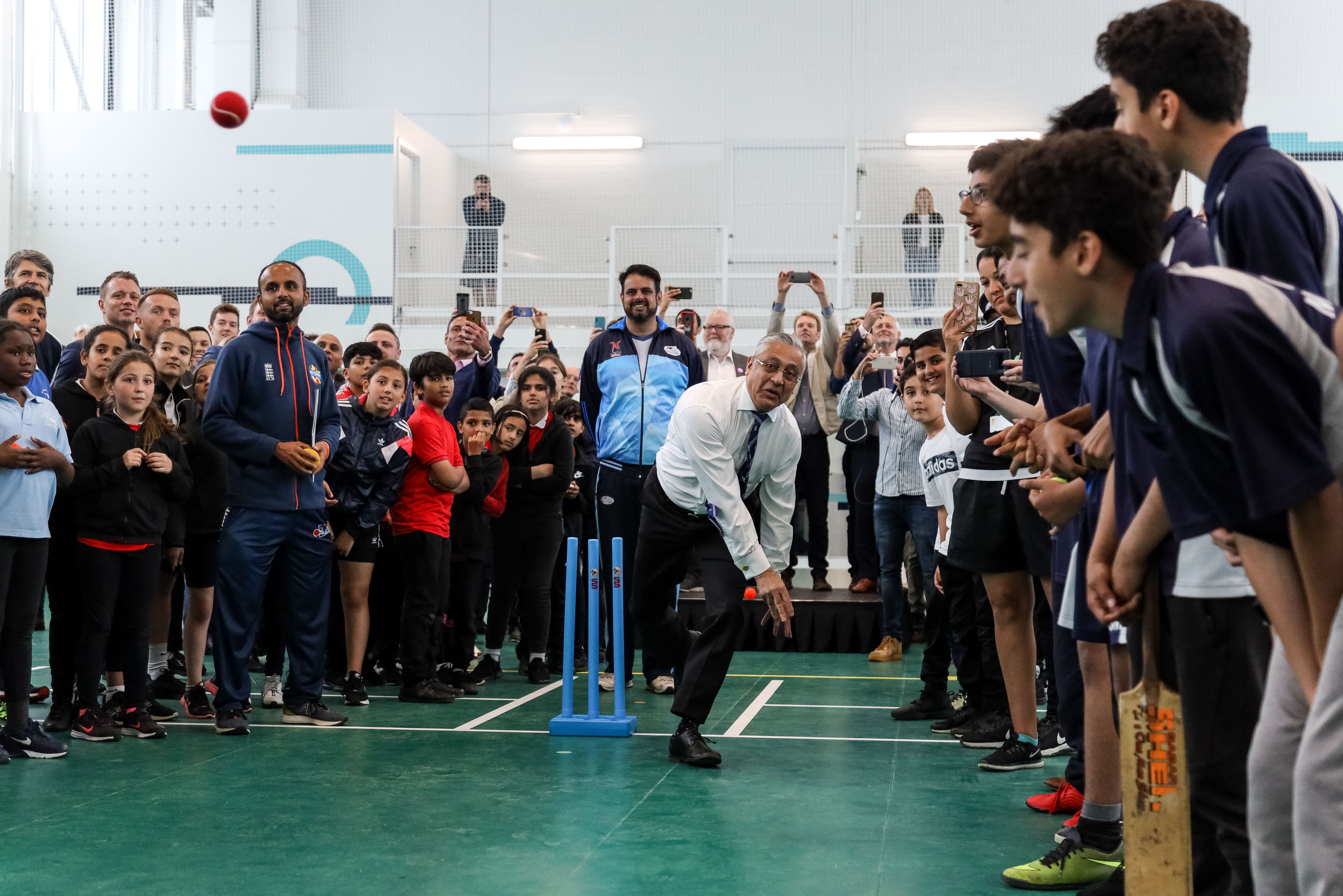 Roger Hutton - Azeem Rafiq Racism Report Yorkshire Chairman Roger Hutton To Be Called Before Dcms Select Committee : He was born in pudsey, yorkshire, england, on september 6, 1942.