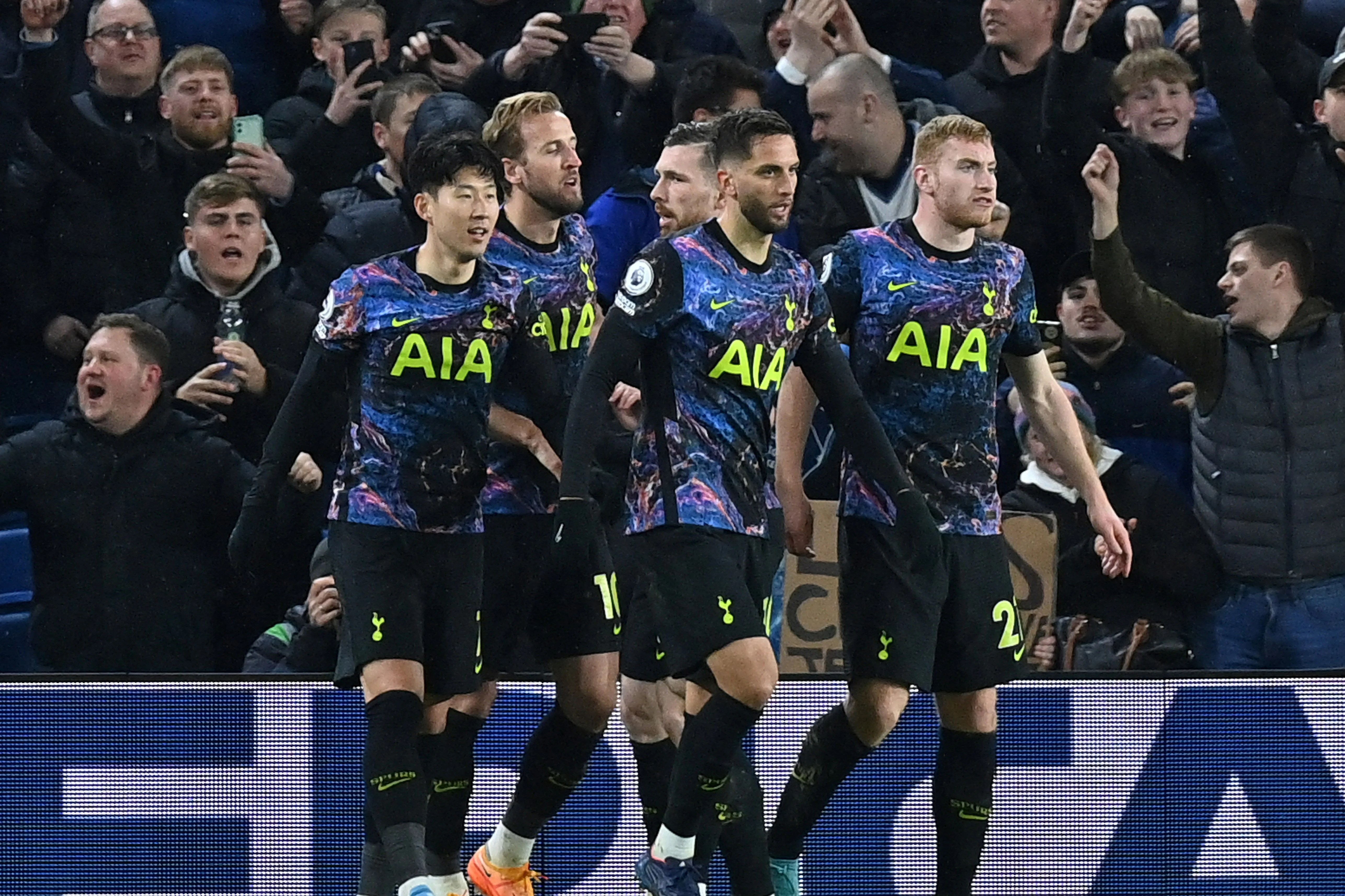 For the latest news on tottenham hotspur fc, including scores, fixtures, team news, results, form guide & league position, visit the official website of the premier league. Tottenham Player Ratings Vs Brighton Son Completely Anonymous As Harry Kane Breaks Another Record Evening Standard