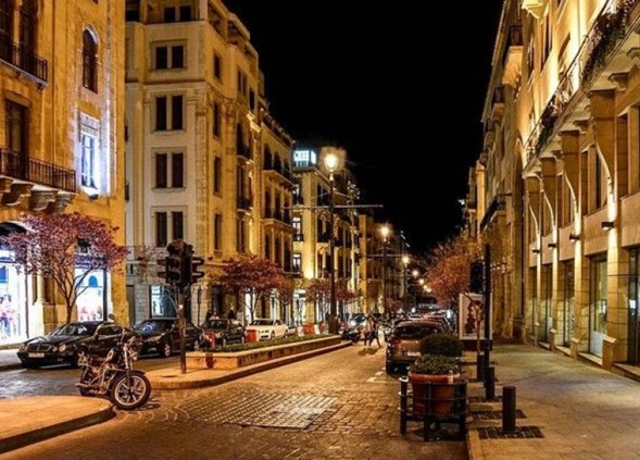 إقفال المؤسسات السياحية والمحال التجارية.. قرار لمحافظ بيروت
