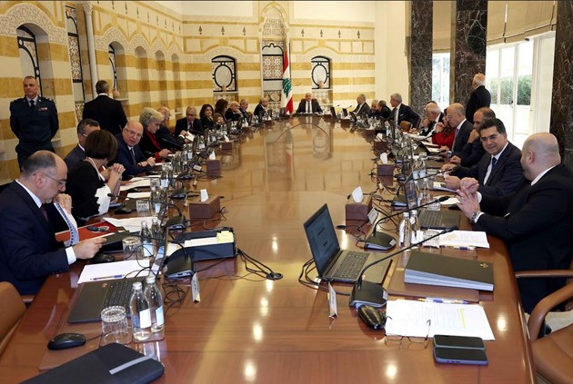 شو الوضع؟ جلسة ثانية معمقة لمجلس الوزراء حول مشروع الفجوة والتيار يذكّر بالتدقيق الجنائي ويعلن معارضته... أحداث أمنية غامضة تثير القلق! شو الوضع؟ جلسة ثانية معمقة لمجلس الوزراء حول مشروع الفجوة والتيار يذكّر بالتدقيق الجنائي ويعلن معارضته... أحداث أمنية غامضة تثير القلق!