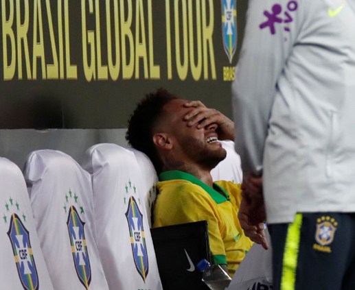 عملية جراحية في ركبة نيمار قبل 6 أشهر من كأس العالم