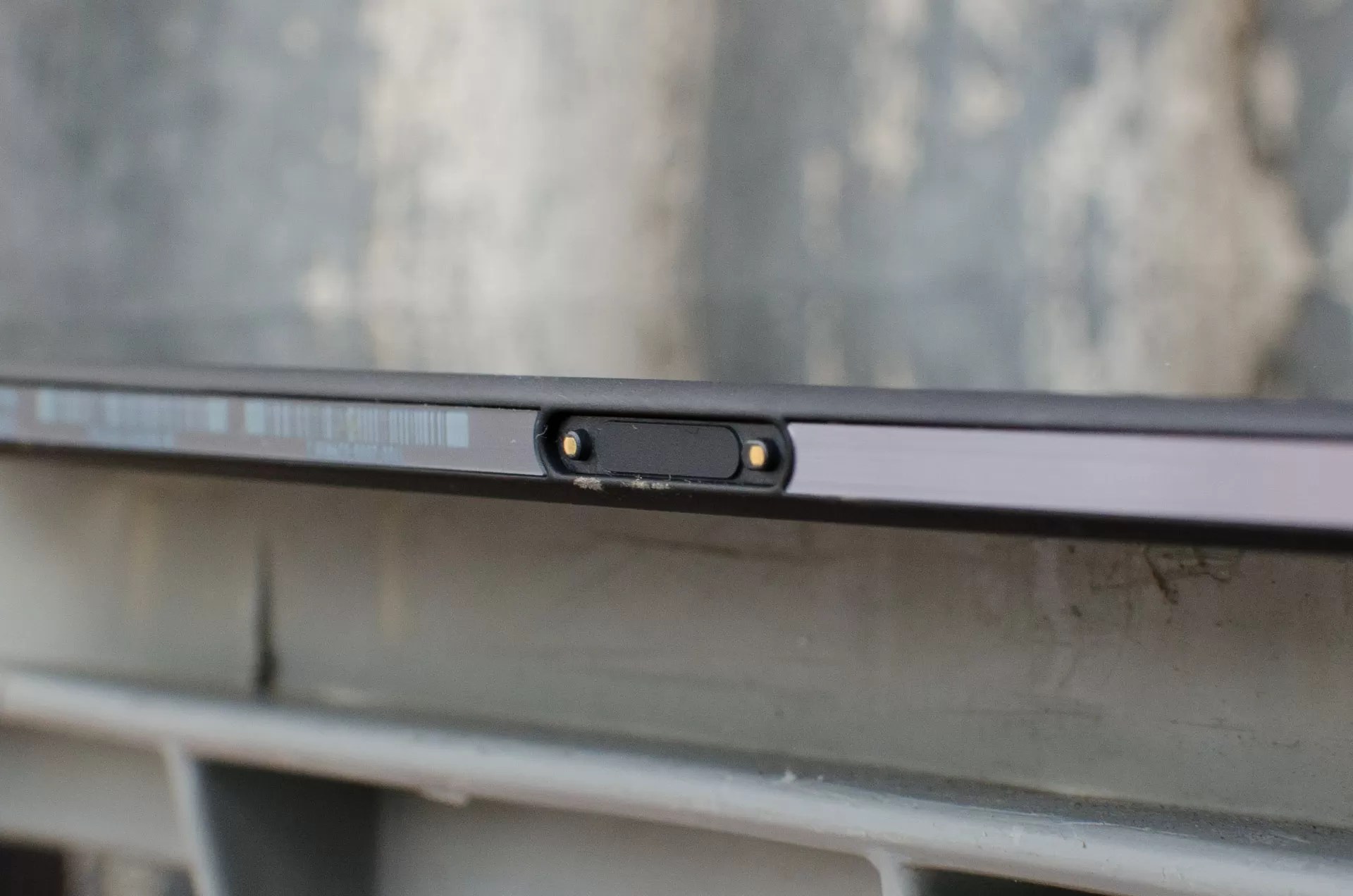 Battery life ranges from four to six hours, depending on how much you tax the headphones. Sony Xperia Z2 Tablet Review | TechSpot