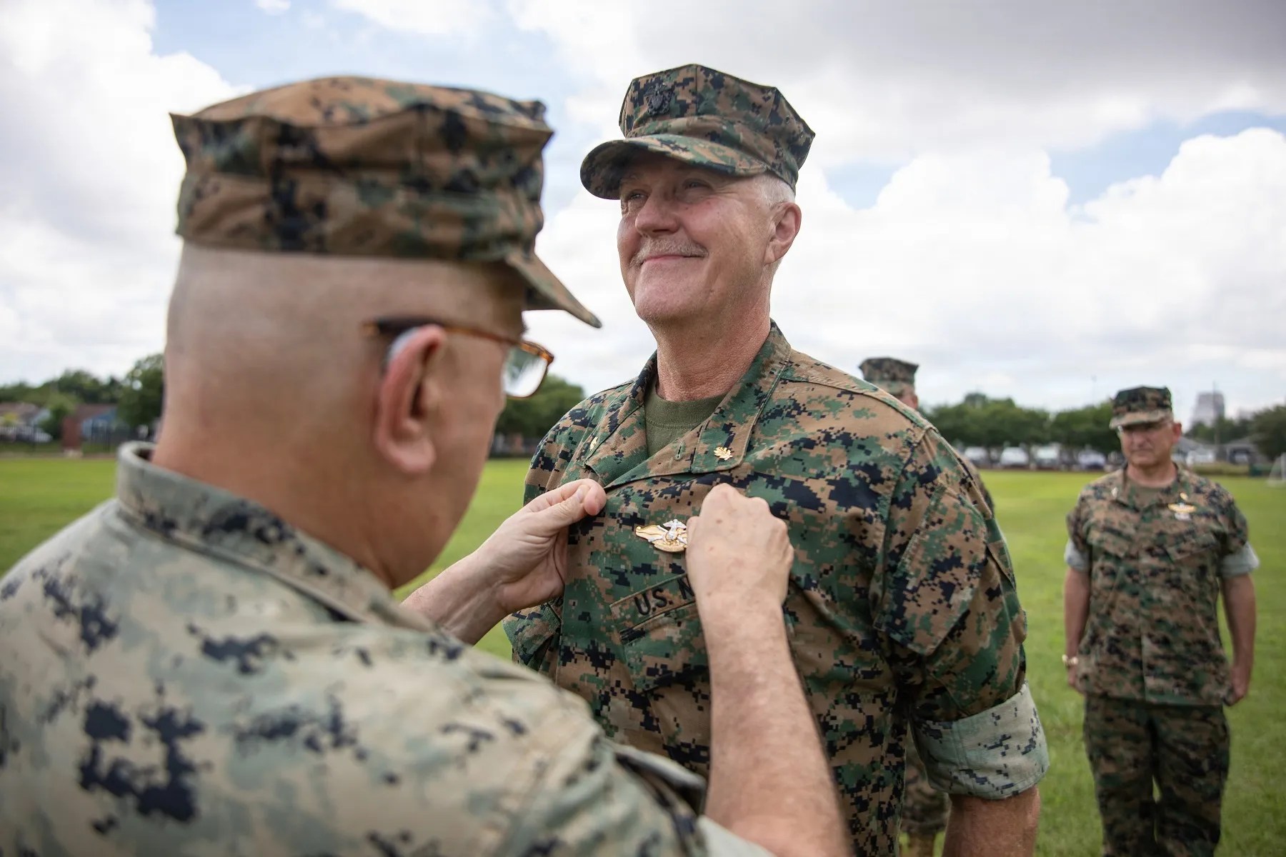 US Navy Dentist, 67, Becomes Oldest Fleet Marine Forces Pin Recipient