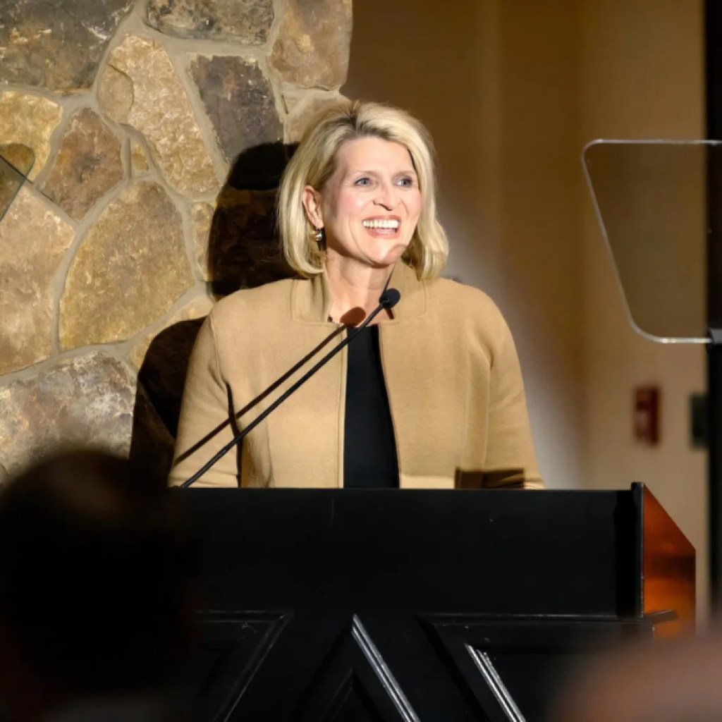 Military Spouse Who Helped Raise Over M for Green Berets to Earn Special Award Military Spouse Who Helped Raise Over M for Green Berets to Earn Special Award