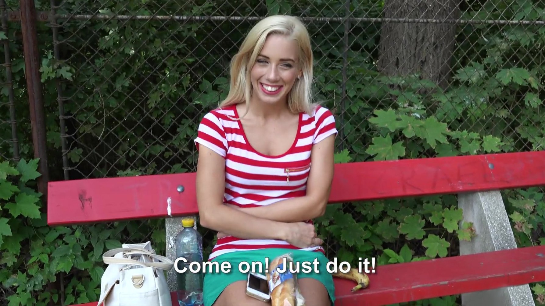 유로 귀염둥이와 함께 뜨거운 기능에 응답하는 과도한 노출 설문조사 - Faperoni Porn Videos