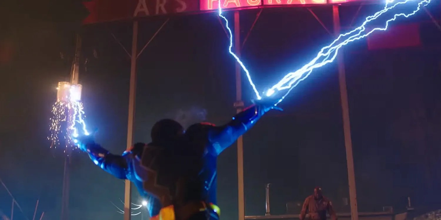 Appearing in season 3, tyson sykes, aka gravedigger, was one of the show's most formidable villains. Black Lightning Season 3 S Ending Is A New Start For The Arrowverse Show