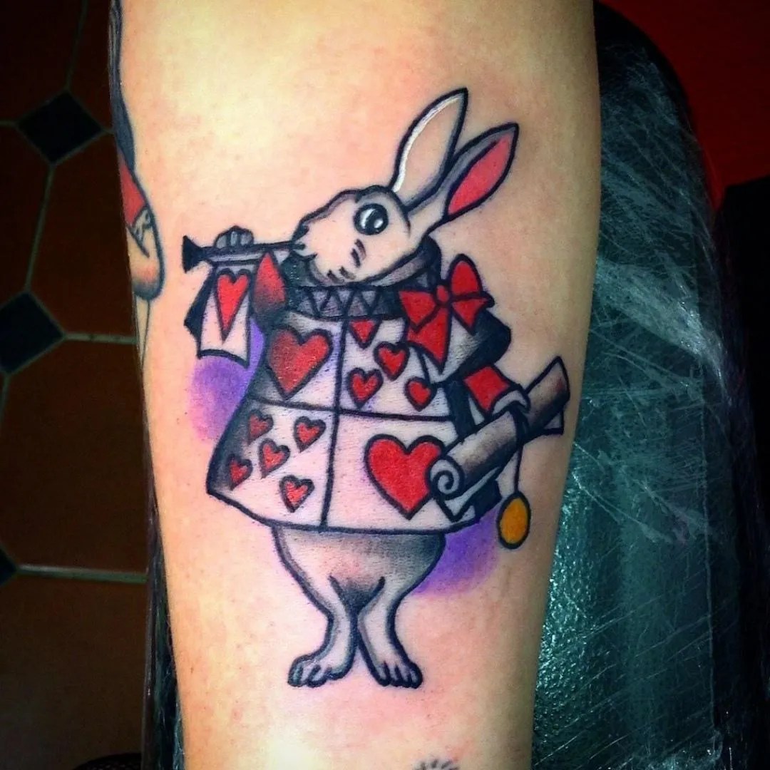 10 Tattoos For Fans Of Alice In Wonderland | Screenrant 963_x_963_jpg