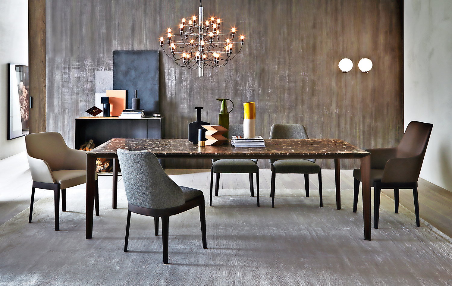 In alluminio anodizzato lucido, con il piano di vetro . Tavoli e sedie per il soggiorno - Foto 1 LivingCorriere