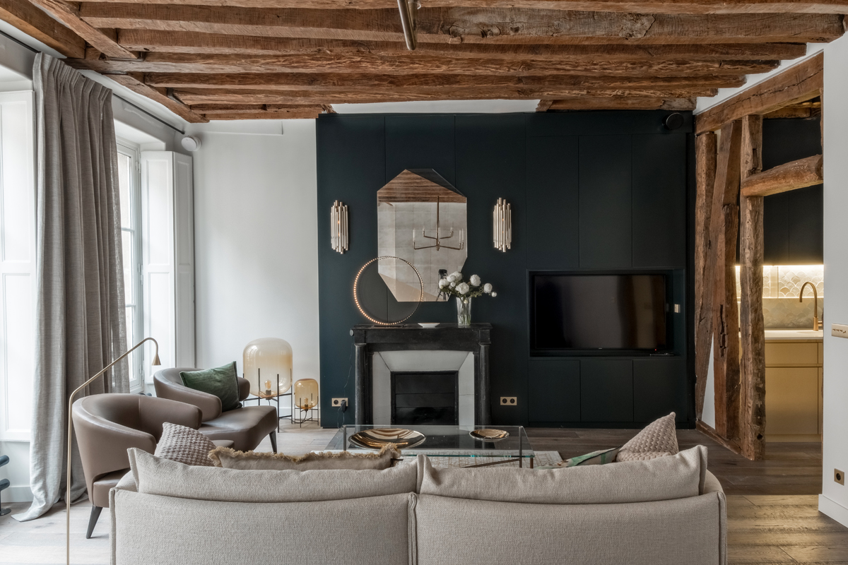 Remarquez que la couleur n'est pas appliquée jusqu'au plafond,. Minimal chic | Living Corriere