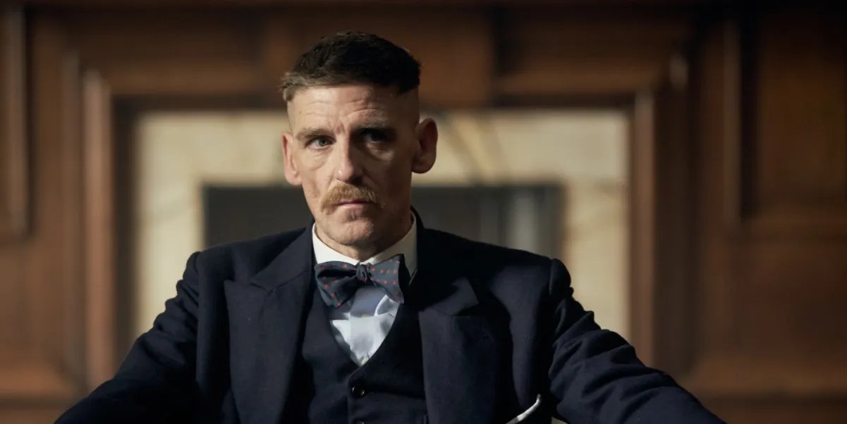 Like his brother tom, arthur shelby, who is played by paul anderson, also rocks an undercut. Peaky Blinders 10 Things That Make No Sense About Arthur Shelby
