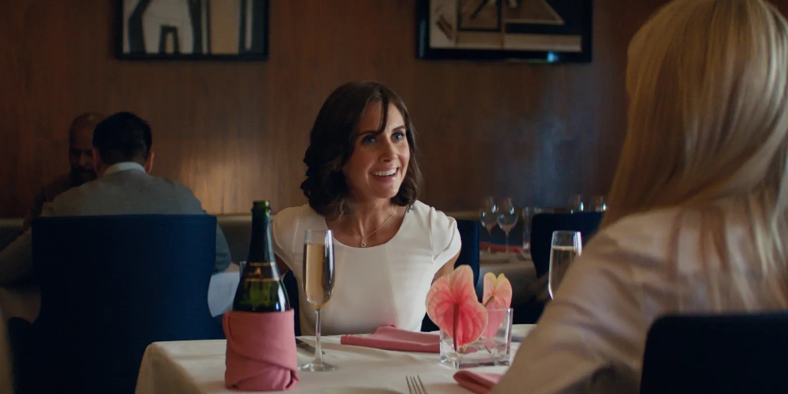 A young singer on the brink of a promising career finds herself torn between a domineering family, industry pressures and her love for her girlfriend. ABCINEMATK - MOVIES AND MORE