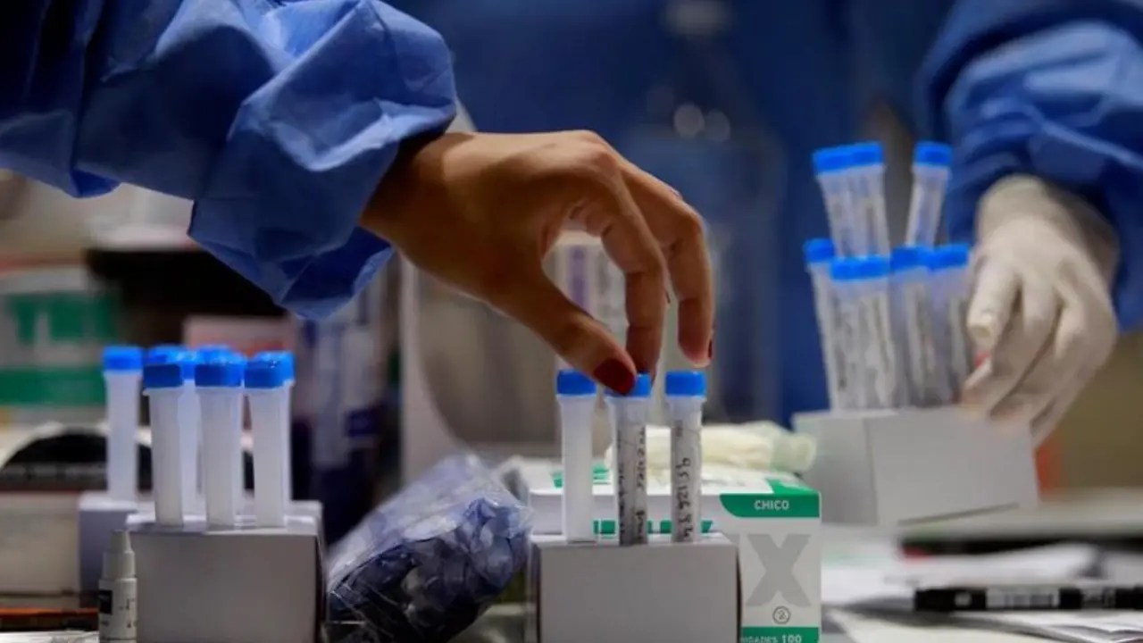 Internos de medicina protestan por falta de recursos