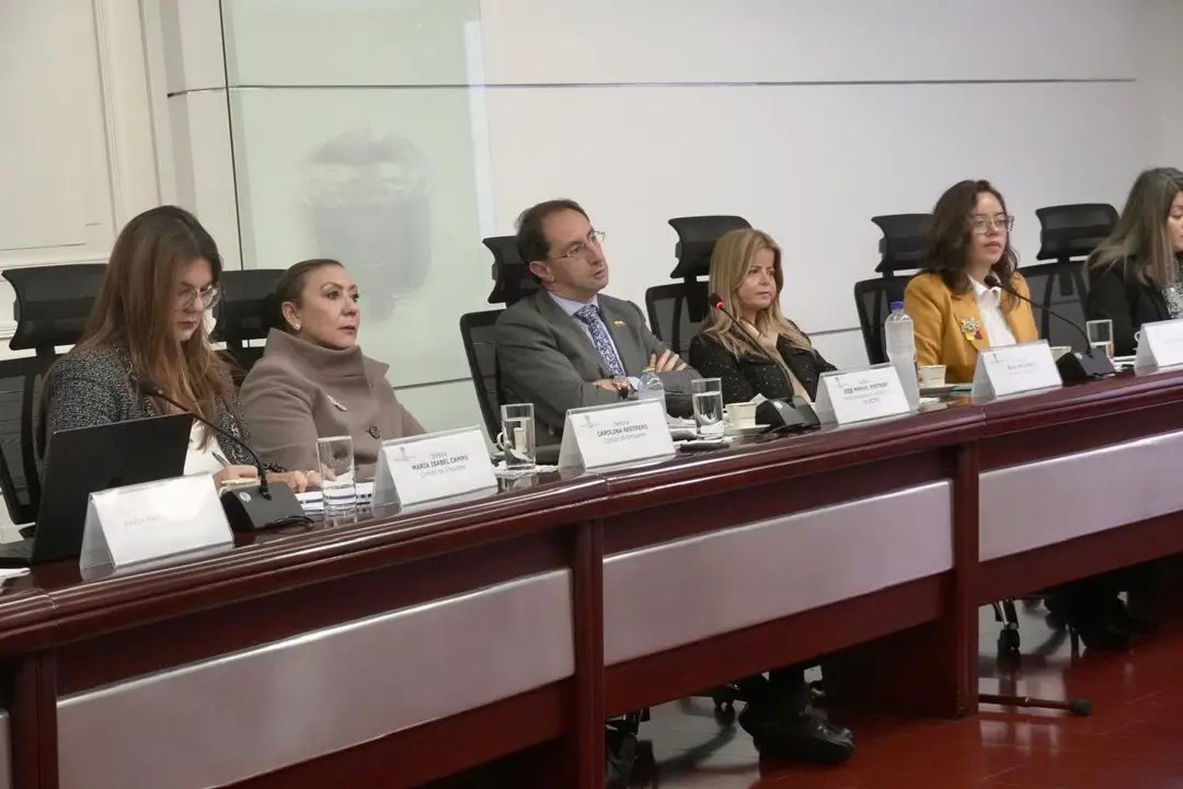 «Transparencia y seriedad»: la advertencia de José Manuel Restrepo al iniciar el cruce presidencial 4 empalme2