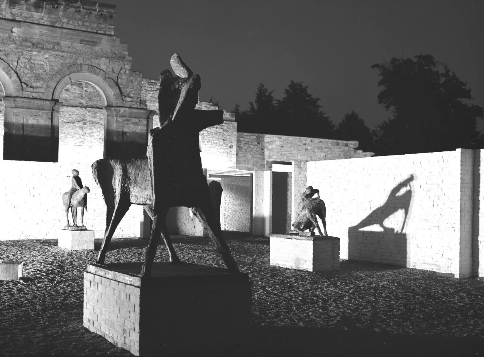 In The Labyrinth Of The Contemporary Condition The Labyrinthine As Curatorial Topos Of Postwar Modern In The German Art World Between 1945 And 1968 Stedelijk Studies