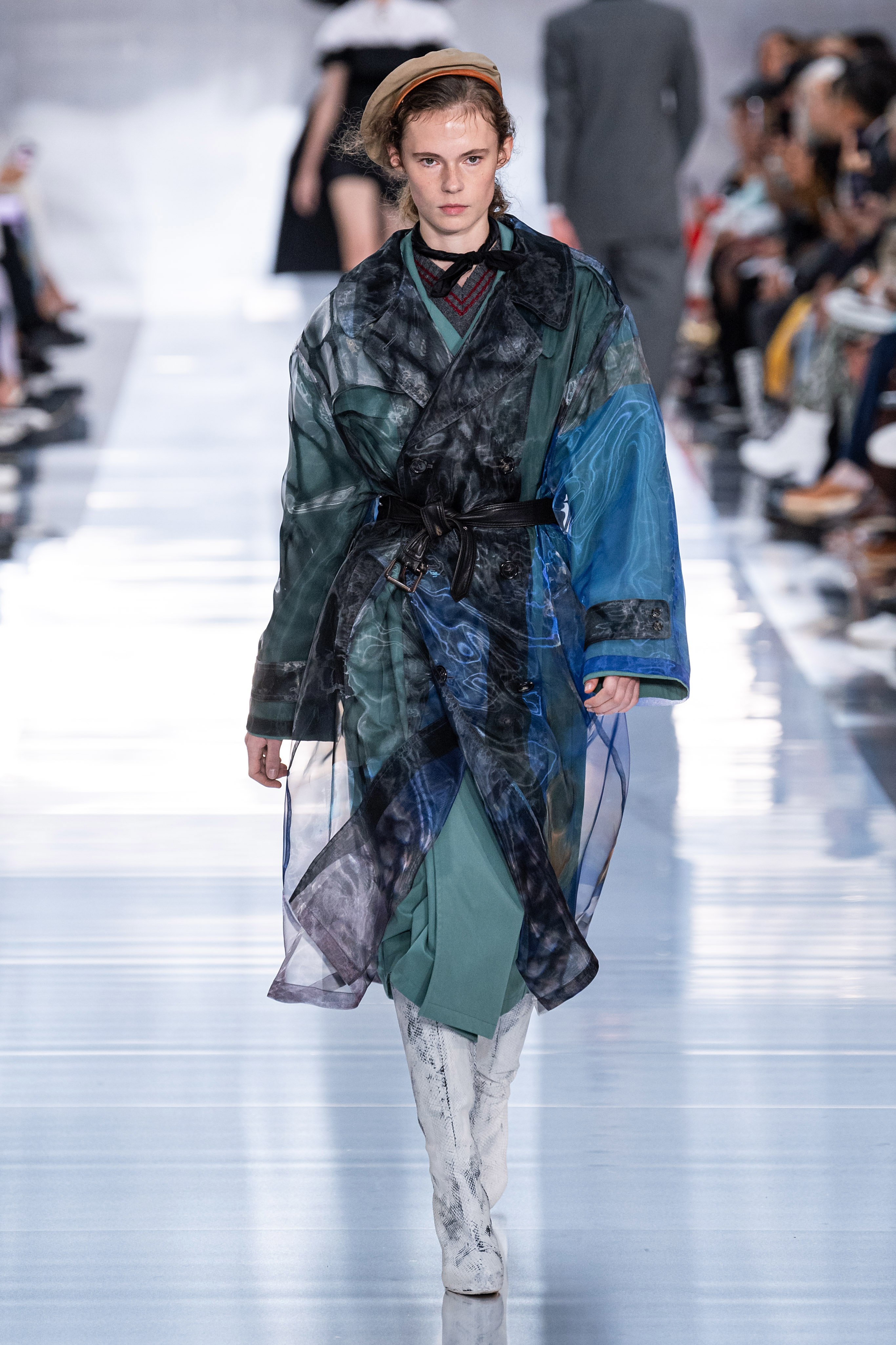 The FIVE biggest trends from the Paris Fashion Week Spring/Summer 2020 runways, broken down for you! | As top CINCO tendências da Semana de Moda Paris Spring/Summer 2020!  Photo via Vogue
Maison Margiela transparency | transparência