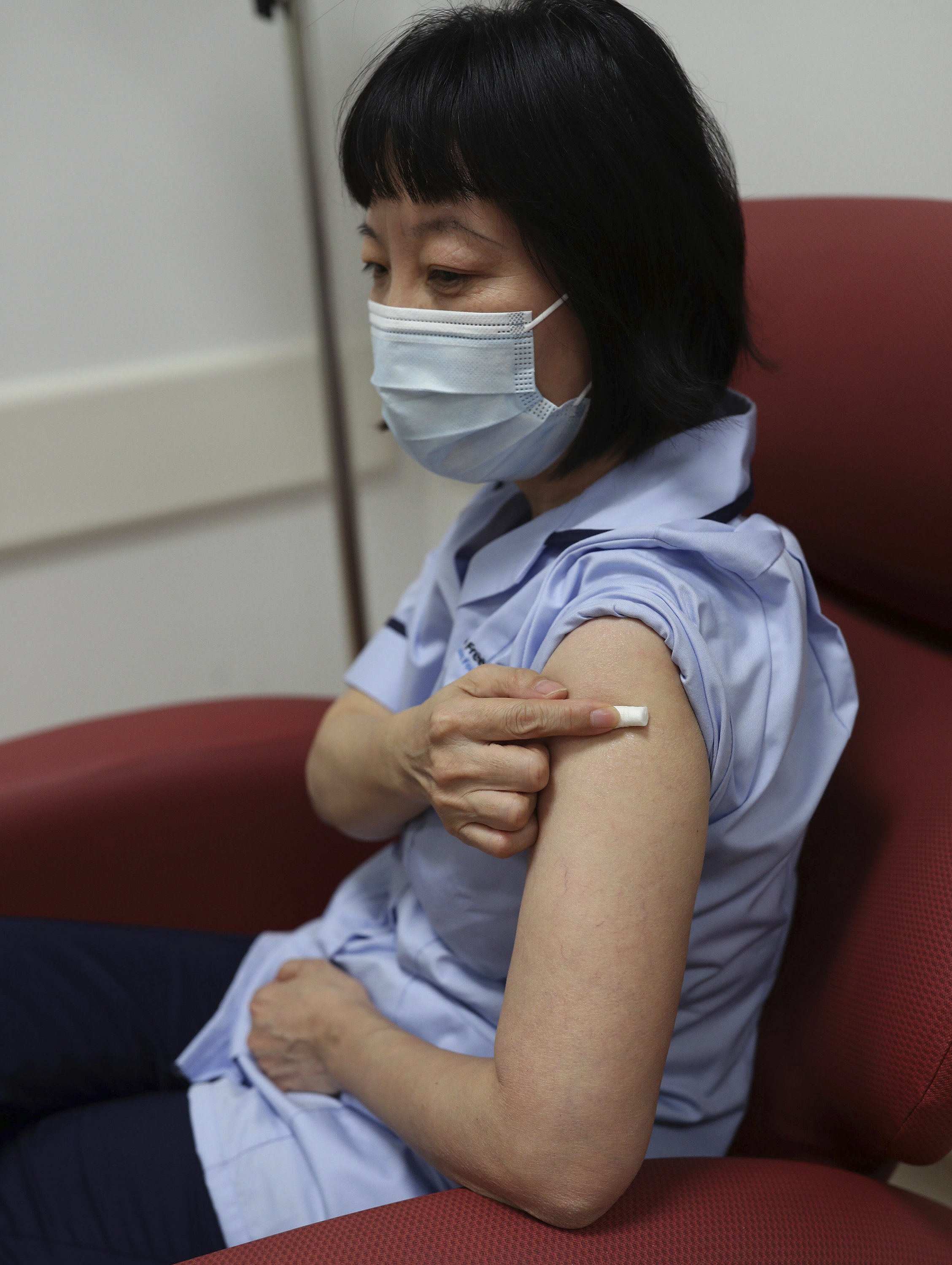 United kingdom coronavirus update with statistics and graphs: Uk Gears Up For Huge Vaccination Plan Watched By The World