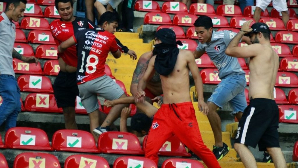 Saturday's match between hosts queretaro, and atlas from guadalajara, the reigning league champions, had to be stopped in the 62nd minute . D58rndairtcmfm