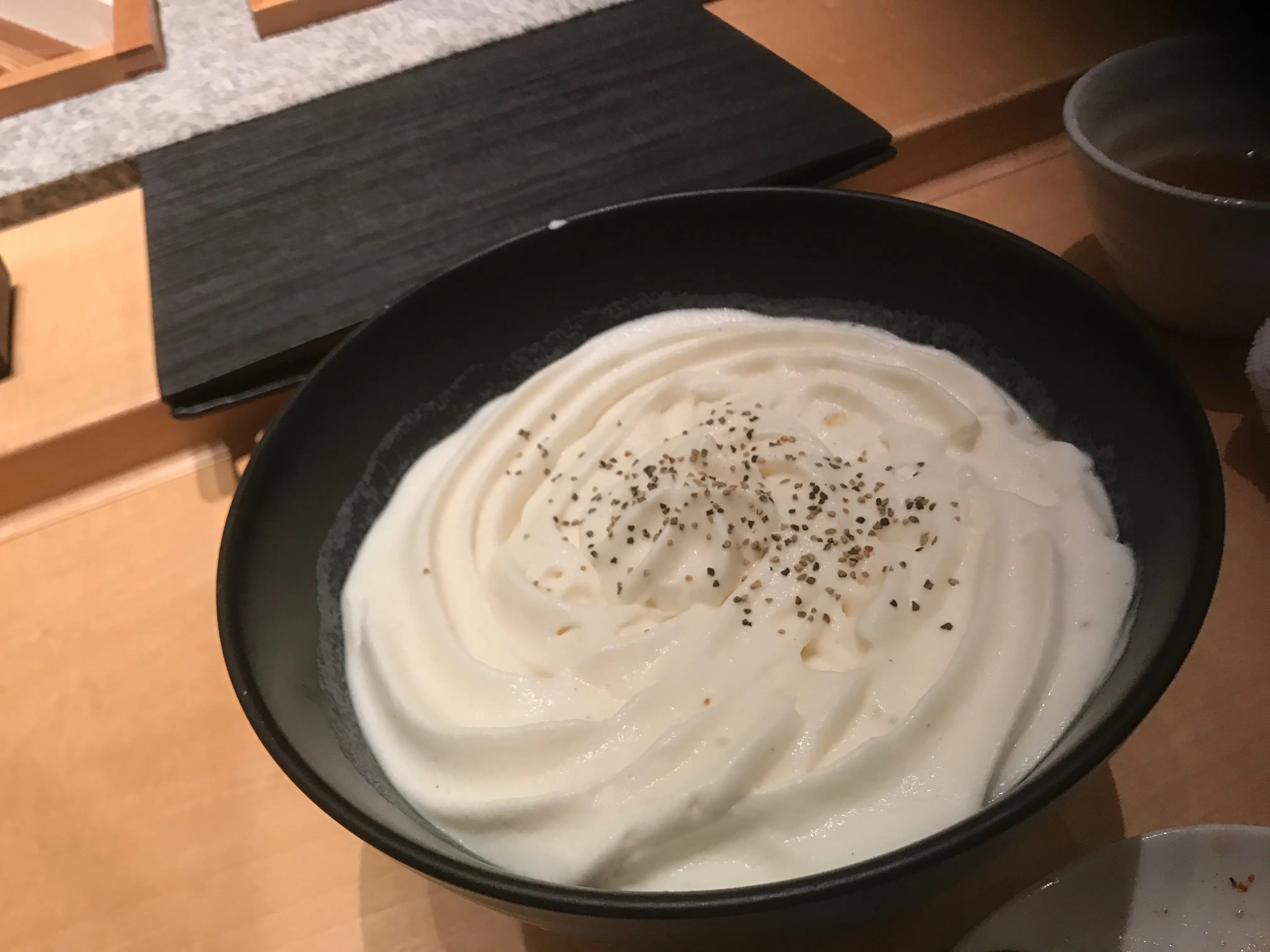 初代 恵比寿 白いカレーうどん Sns映え満点で味も最高 モミジズム Momizizm 音楽と映像とそしてドラクエへ