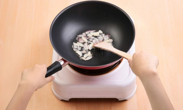 Ambil 1 lembar sawi, letakkan 1 sdm adonan di atasnya. Resep Dimsum Jamur Tiram Dapur Umami : Resep Cumi Asam