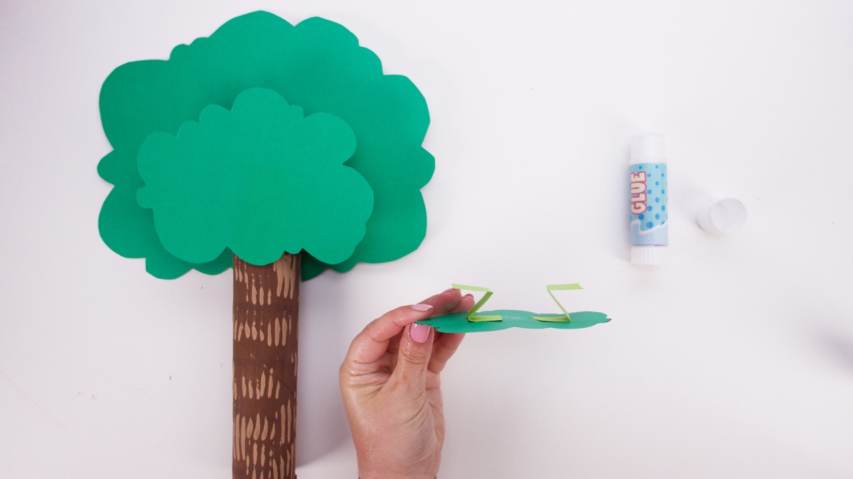 Use different colours and sizes. Stand Up Tree Craft Super Simple