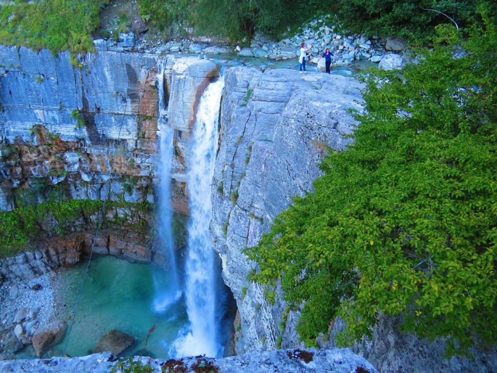 В этой статье вы найдете полную информацию о водопаде кинчха в грузии. Vodopad Kinchha Evropa Gruziya Imereti