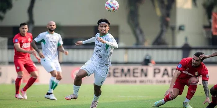 Dibalik Tajamnya Hokky Caraka di Liga 1 2024, Ada Jay Idzes yang Suport