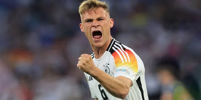 Tolak Liverpool & Barcelona, Joshua Kimmich Bakal Bertahan di Bayern Munchen