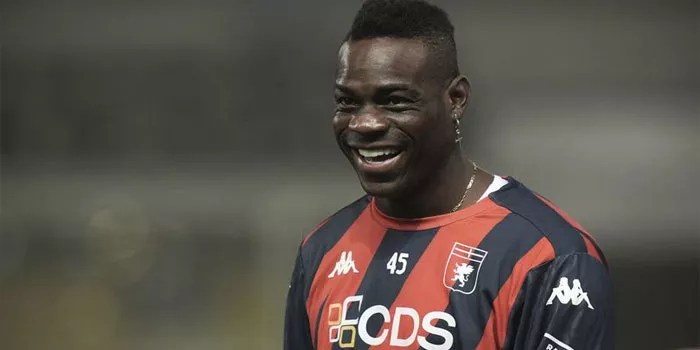 Mario Balotelli Kembali ke Serie A: 5 Menit Main, Langsung Kartu