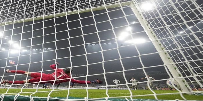 Napoli vs Inter Berakhir Imbang, Calhanoglu Tak Beruntung dengan Penalti