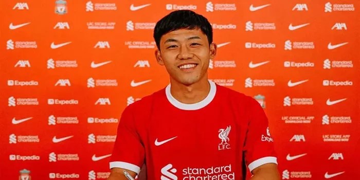 Wataru Endo Resah di Liverpool, AC Milan Siap Tawarkan Peluang
