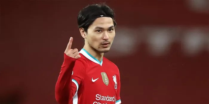 Eks Bintang Liverpool Soroti Kualitas Rumput SUGBK: “Tidak Ideal untuk Pertandingan!”